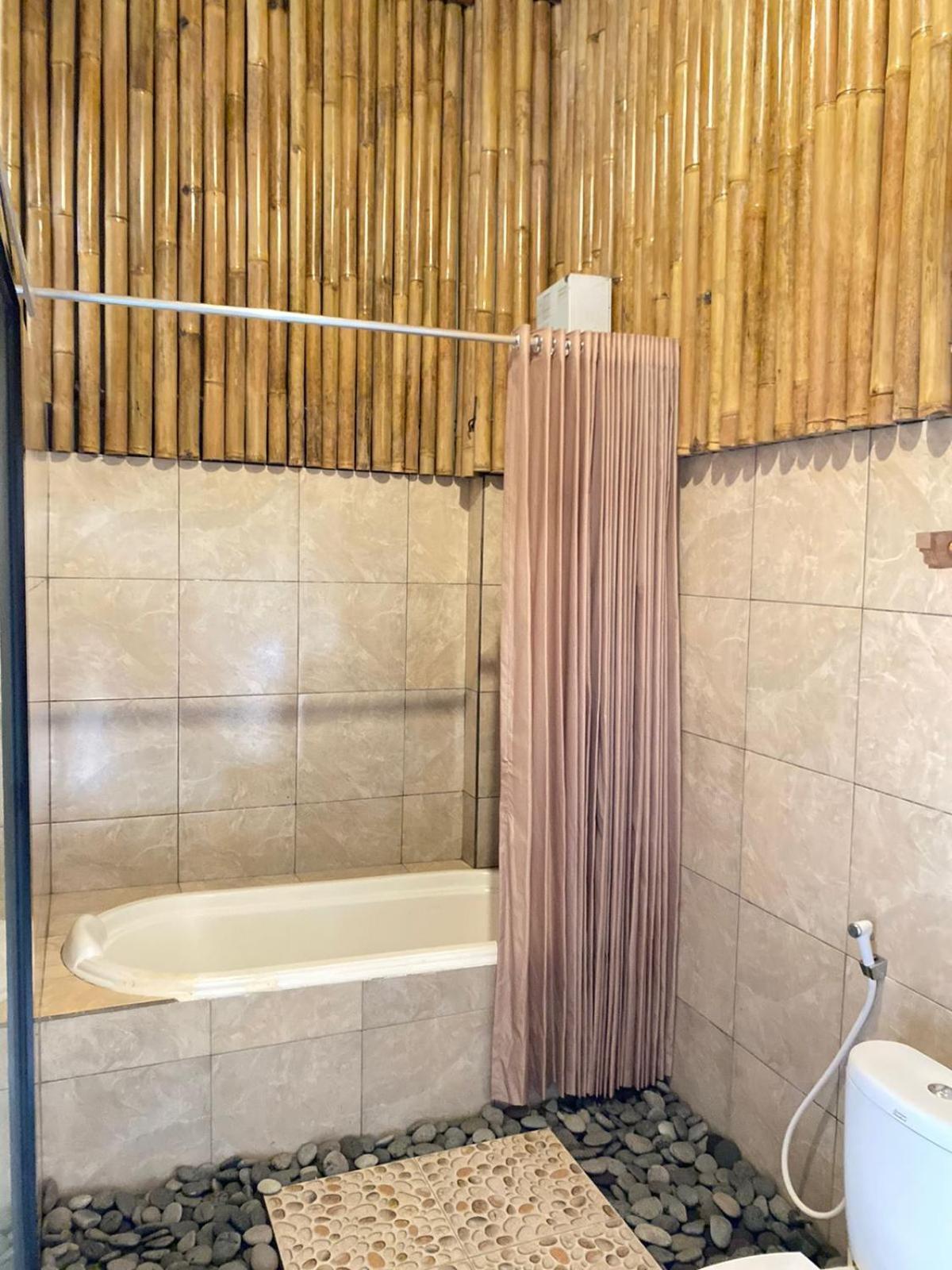 Lumbung Ayu Sari And Spa Сидемен Номер фото