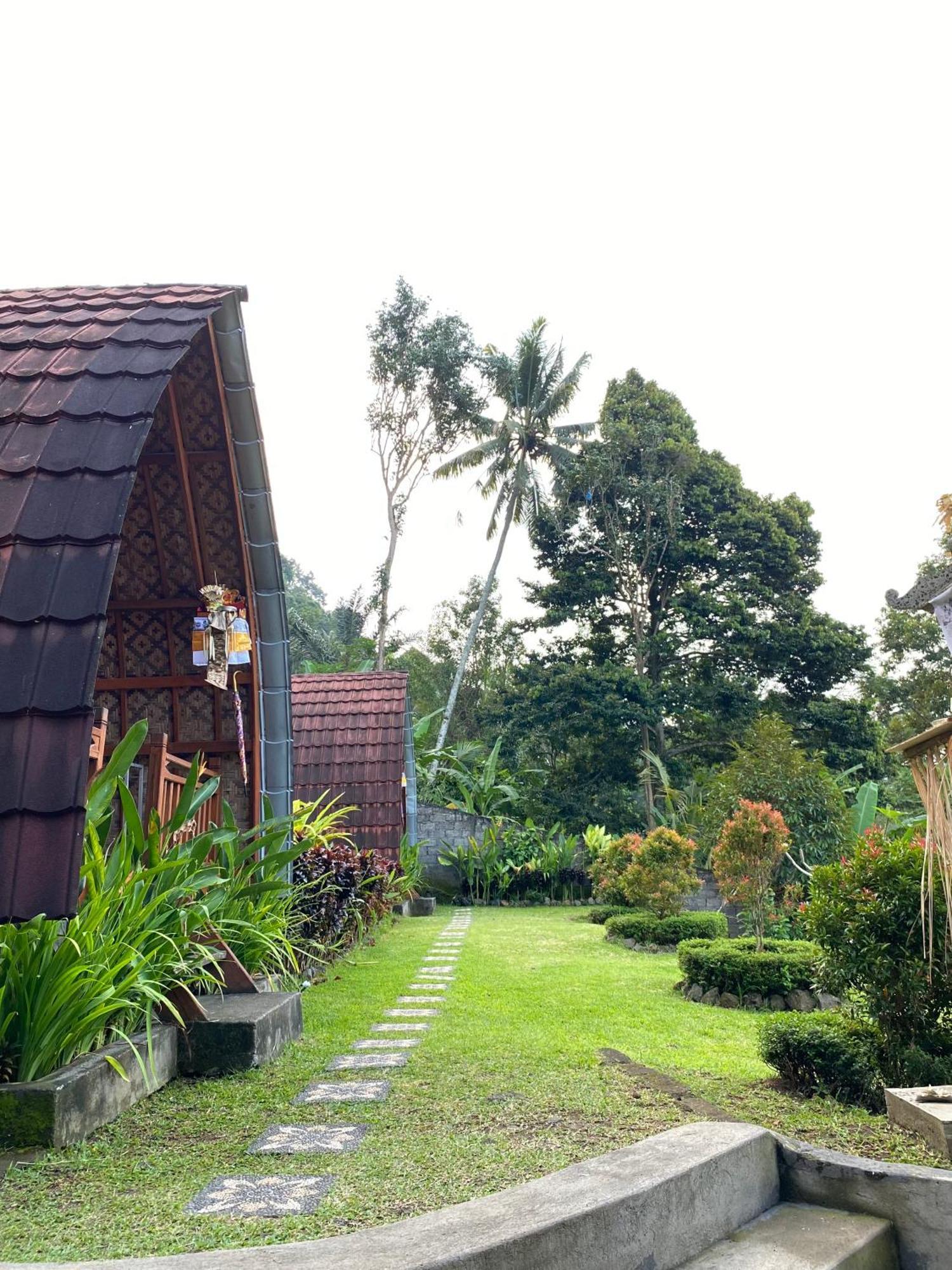 Lumbung Ayu Sari And Spa Сидемен Экстерьер фото